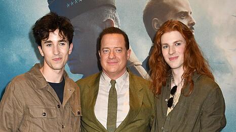 Bei einer Premiere in New York City: Holden, Brendan und Leland Fraser (v.l.n.r.).