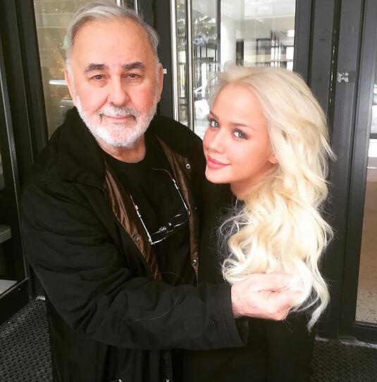 Kim Gloss mit Promi-Friseur Udo Walz