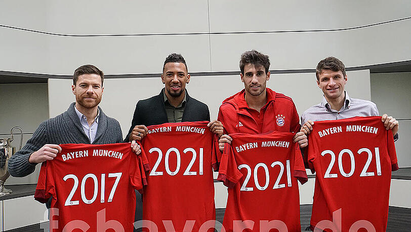 Über fünf Jahre her: Kurz vor Weihnachten verlängerten neben Jérôme Boateng (2. v. l.) auch Xabi Alonso, Javi Martínez und Thomas Müller (v.l.). Über fünf Jahre her: Kurz vor Weihnachten verlängerten neben Jérôme Boateng (2. v. l.) auch Xabi Alonso, Javi Martínez und Thomas Müller (v.l.).