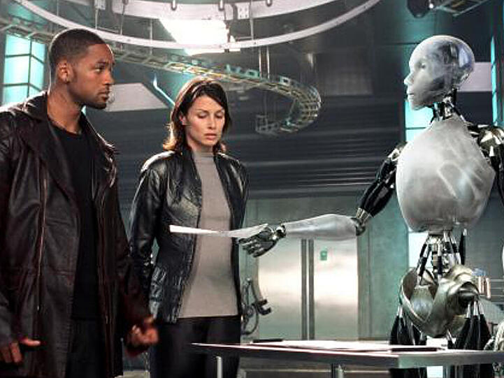 Detective Spooner (Will Smith, l.) und Dr. Susan Calvin (Bridget Moynahan, r.)