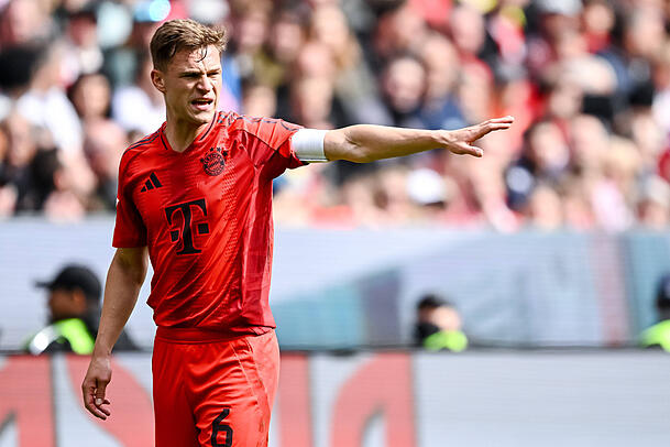 Joshua Kimmich spielt unter Vincent Kompany im Mittelfeld des FC Bayern. Joshua Kimmich spielt unter Vincent Kompany im Mittelfeld des FC Bayern.