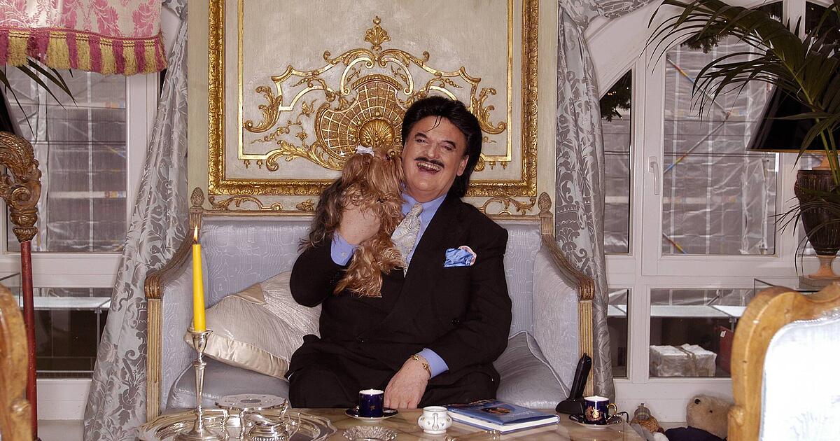 Unvergessener-Rudolph-Moshammer-Wei-e-Rosen-f-r-ein-M-nchner-Original