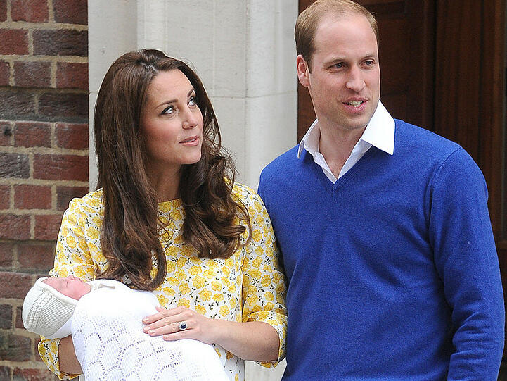 Kate, William und Prinzessin Charlotte präsentieren sich
