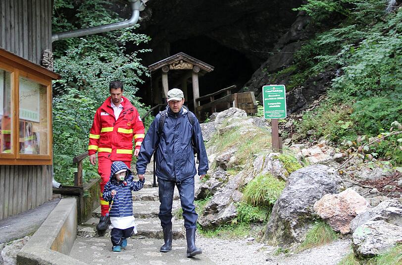 Nach starken Regenfällen waren sieben Touristen in der Lamprechtshöhle bei Lofer eingeschlossen. Foto: MICHAEL KROELL/Symbolbild
