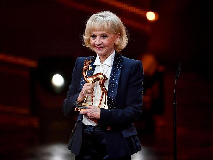 Liselotte Pulver erhielt im letzten Jahr einen Bambi für ihr Lebenswerk.