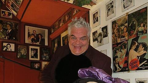 Günther Grauer in seinem alten Roy.