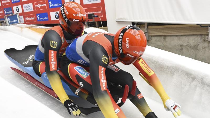 Toni Eggert und Sascha Benecken holen sich den Gesamtsieg im Doppelsitzer-Weltcup. Toni Eggert und Sascha Benecken holen sich den Gesamtsieg im Doppelsitzer-Weltcup.