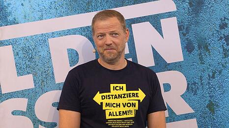 Mario Barth kokettierte bei "Grill den Henssler" humorvoll mit seiner Schulbildung.