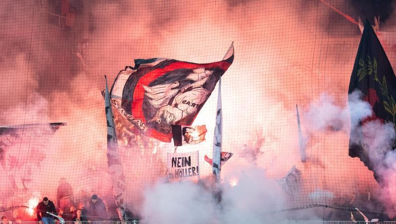 Frankfurt muss in zwei Auswärtsspielen auf seine Fans verzichten. Frankfurt muss in zwei Auswärtsspielen auf seine Fans verzichten.