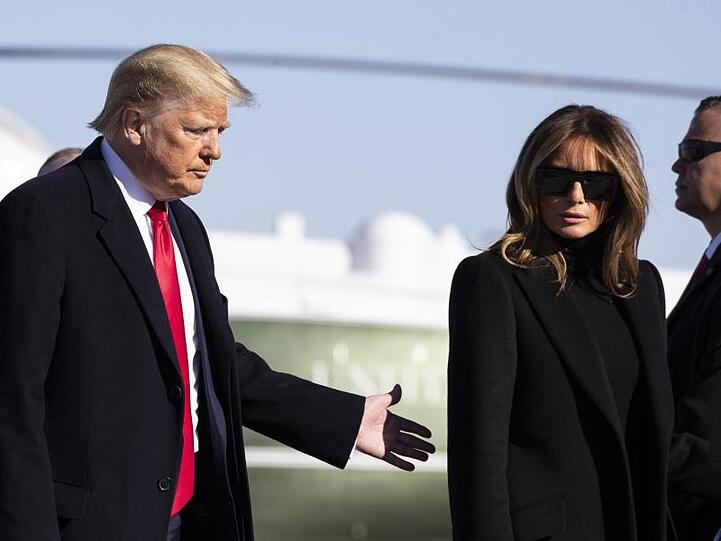 Donald Trump und seine Frau Melania Trump kurz vor ihrem Abflug nach Indien.