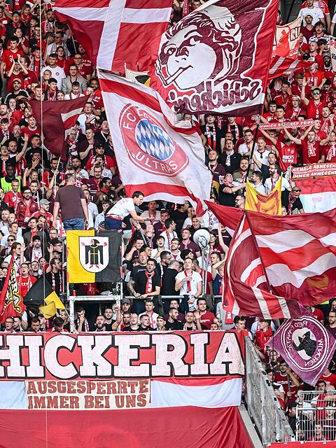 Erschwerte Anreisebedingungen für Bayern-Fans in Paris. (Archivbild)