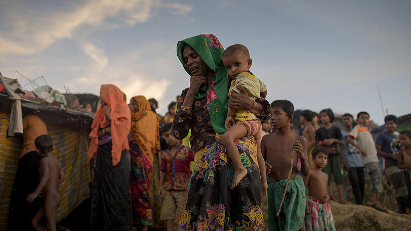 Rohingya-Frauen in einem Flüchtlingslager in Bangladesch.