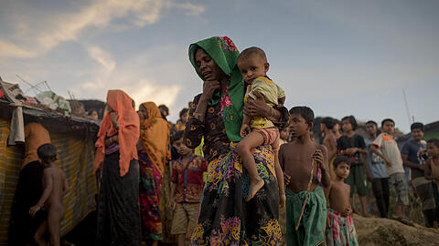 Rohingya-Frauen in einem Flüchtlingslager in Bangladesch.