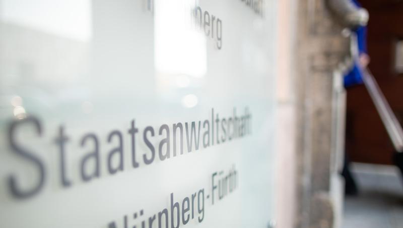 "Staatsanwaltschaft Nürnberg-Fürth" steht auf einem Schild. Foto: Daniel Karmann/Archivbild