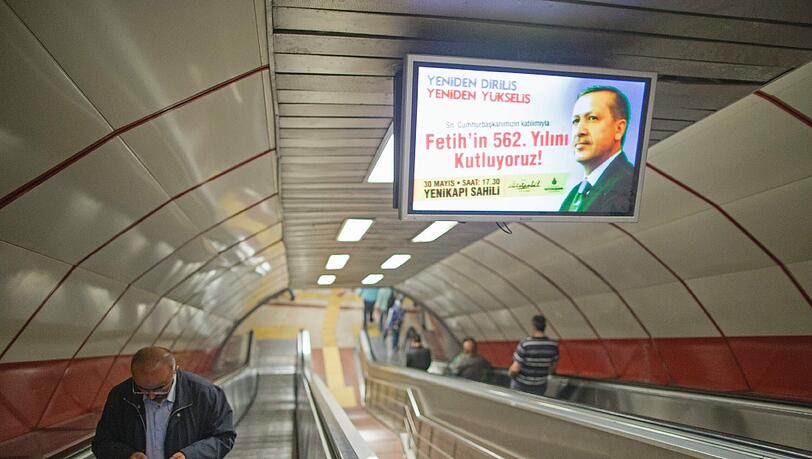 In Istanbul hat es in einer Metro-Station eine schwere Explosion gegeben. In Istanbul hat es in einer Metro-Station eine schwere Explosion gegeben.