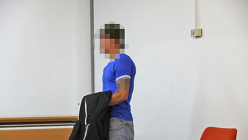 James F. kam ohne Anwalt zum Prozess – und wurde wegen Störung des öffentlichen Friedens verurteilt. James F. kam ohne Anwalt zum Prozess – und wurde wegen Störung des öffentlichen Friedens verurteilt.