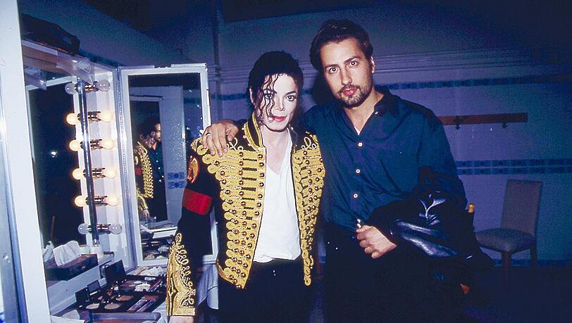 Alex Gernandt trifft Michael Jackson in der Garderobe bei der "HIStory Worldtour" 1996 in Tunis. Alex Gernandt trifft Michael Jackson in der Garderobe bei der "HIStory Worldtour" 1996 in Tunis.