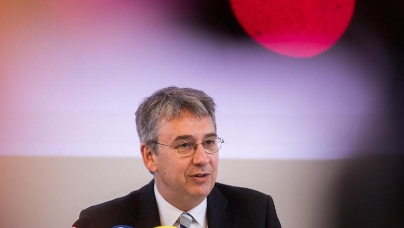 "Es gibt Hinweise, dass Nutzerbewertungen nicht selten gefälscht oder manipuliert sind", sagt Kartellamtspräsident Andreas Mundt. "Es gibt Hinweise, dass Nutzerbewertungen nicht selten gefälscht oder manipuliert sind", sagt Kartellamtspräsident Andreas Mundt.