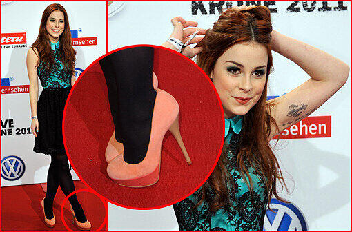 Wow, Lena! Was für High Heels! Lena Meyer-Landrut zeigte sich auf der 1Live Krone 2011 im sexy Outfit.