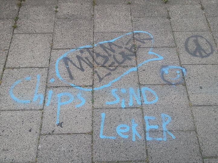 Zwei Farben gleich zwei Sprayer? In den blau geschriebenen Wörtern finden sich jedenfalls mehr Fehler.