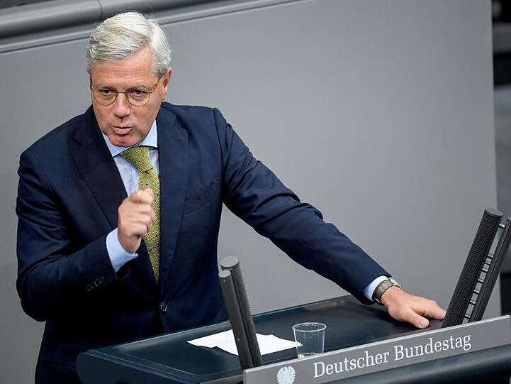 Norbert Röttgen (CDU) spricht bei einer Sitzung im Bundestag. Foto: Britta Pedersen/dpa-Zentralbild/dpa/Archivbild