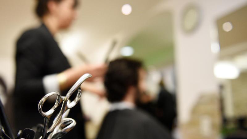 Anfang Mai sollen die Friseurbetriebe wieder öffnen. Anfang Mai sollen die Friseurbetriebe wieder öffnen.