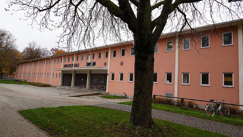 "Eine besondere Zierlichkeit": Das langgezogene Empfangsgebäude des Ungererbads hat in Schwabing seine Fans.