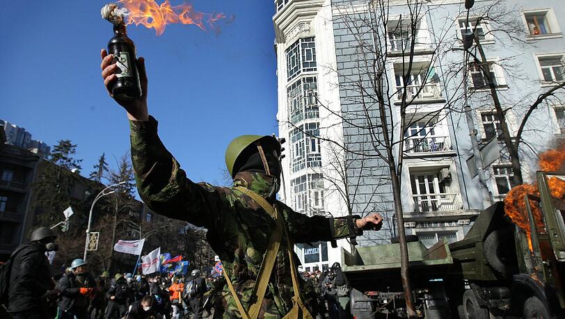 In der ukrainischen Hauptstadt ist es erneut zu schweren Auseinandersetzungen zwischen Polizei und Regierungsgegnern gekommen In der ukrainischen Hauptstadt ist es erneut zu schweren Auseinandersetzungen zwischen Polizei und Regierungsgegnern gekommen