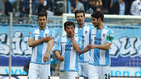 Frust nach dem 1:1 gegen Bielefeld: (v.l.) Stefan Mugosa, Maxi Wittek, Jan Mauersberger und Christopher Schindler vom TSV 1860.