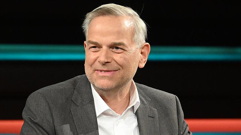 Lanz fragte Leif-Erik Holm am Mittwochabend, ob er an einer starken Union interessiert sei. Auch die Aussagen des AfD-Mannes über die EU entfachten eine angeregte Diskussion. Lanz fragte Leif-Erik Holm am Mittwochabend, ob er an einer starken Union interessiert sei. Auch die Aussagen des AfD-Mannes über die EU entfachten eine angeregte Diskussion.
