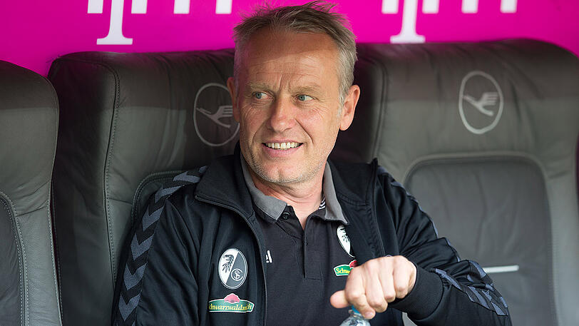 Will von einem Bayern-Angebot nichts wissen: Freiburgs Trainer Christian Streich.