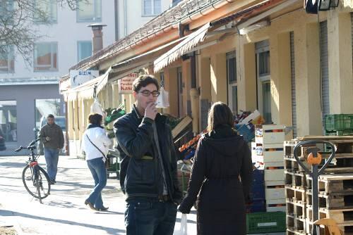In der ehemaligen Sortieranlage an Großmarkthalle gibt es Bars, Restaurants und Gemüsehändler.