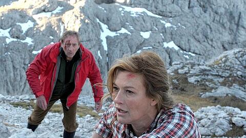 Suzanne von Borsody in einer Szene aus "Der Meineidbauer"