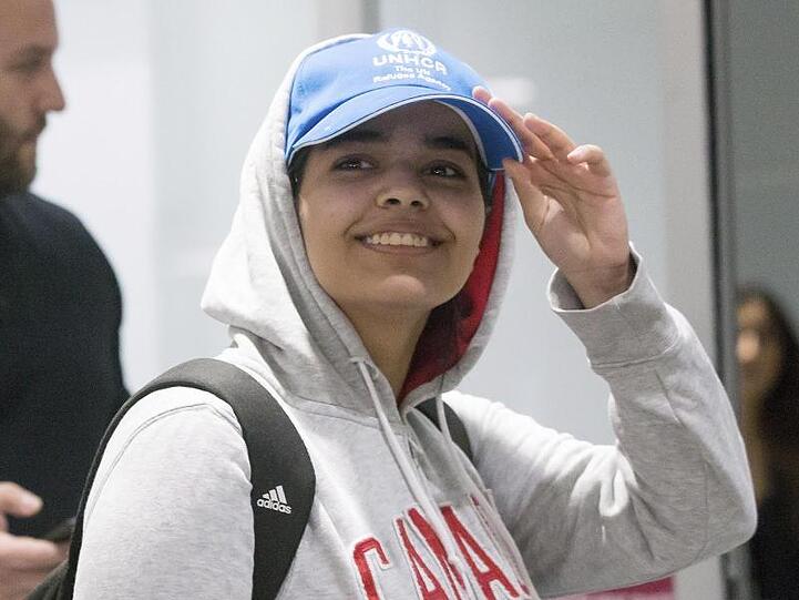 Rahaf Mohammed el-Kunun kommt am Flughafen von Toronto an.