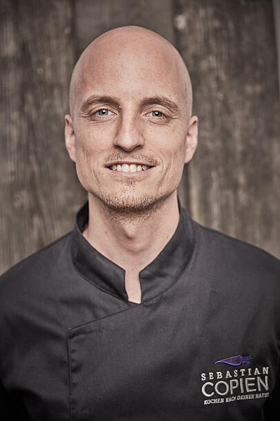 Sebastian Copien. Sebastian Copien.
