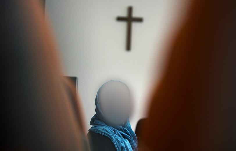 Die Staatsanwaltschaft wirft der Angeklagten Andrea B. Vorbereitung einer schweren staatsgefährdenden Gewalttat vor. Sie war mit ihren beiden Töchtern nach Syrien gereist.