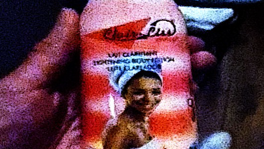 Das Hautbleichmittel "Clair Liss Lightening Body Lotion".