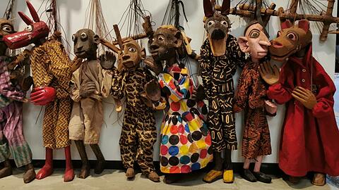 Die Marionetten der Fondation Festival sur le Niger aus Mali haben für die erfreulich "theatralischen" Seiten der documenta gesorgt. Über die Figuren werden Mythen und Legenden des afrikanischen Landes vermittelt, die Compagnie Sogolon gibt diese Tradition an heutige Generationen weiter.