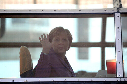 Im Schlafwagen an die Macht? Merkel sitzt im historischen Adenauer-Zug