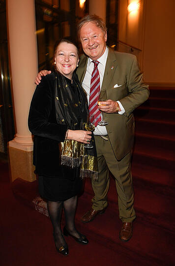Graf Endre und Gräfin Dr. Christine Esterhazy bei der Party zum "Tag und Nacht der 1000PS"-Event im Hotel Vier Jahreszeiten Kempinski.