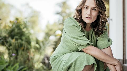 Schauspielerin Judith Toth doubelt heuer Michaela Kaniber.