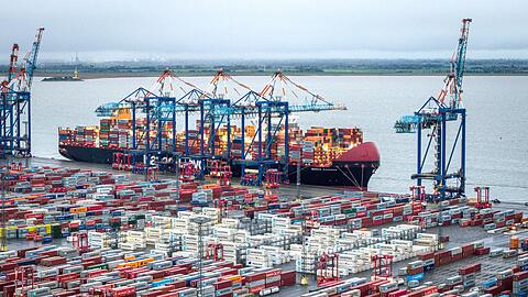 Die neuen Zollentscheidungen von Donald Trump sorgen bei Handelsunternehmen f&uuml;r Unsicherheit: Die EU sieht nun aber positive Signale aus Washington. (Archivbild)