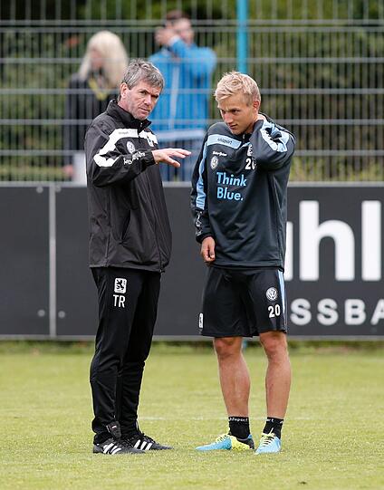 Training an der Grünwalder: Friedhelm Funkel bei der Einheit mit dem TSV 1860. Die Bilder