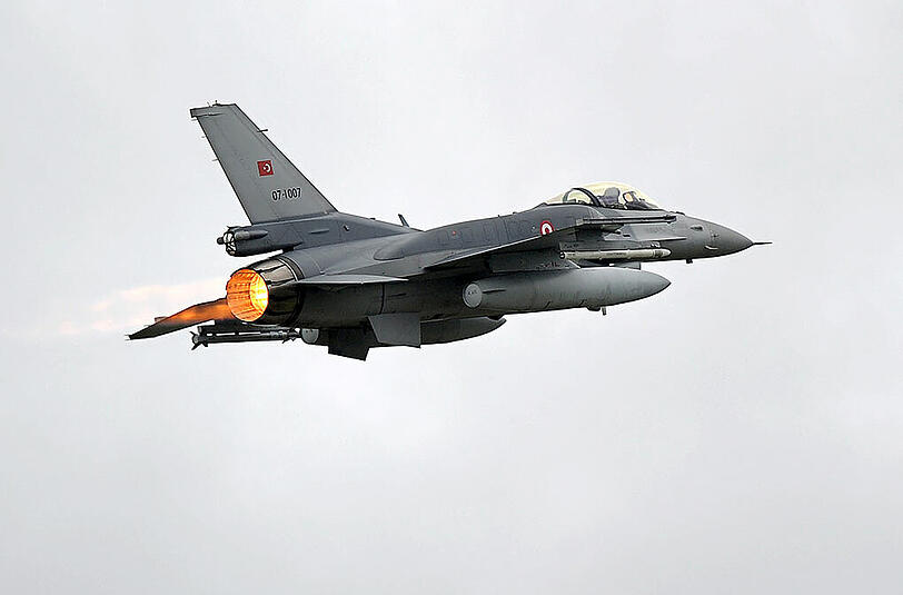 Die türkische Luftwaffe hat erneut Ziele in Syrien bombardiert.