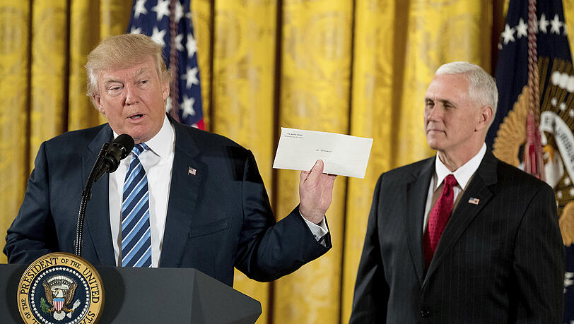 Schon kurz nach seiner Wahl setzt Donald Trumpp seine Ideen durch. Schon kurz nach seiner Wahl setzt Donald Trumpp seine Ideen durch.