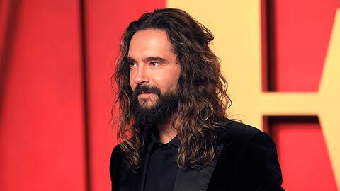 Tom Kaulitz spricht im gemeinsamen Podcast mit Zwillingsbruder Bill Kaulitz über ein Horrorszenario im Tourbus.