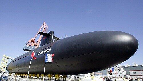 «Le Terrible» im Hafen von Cherbourg «Le Terrible» im Hafen von Cherbourg
