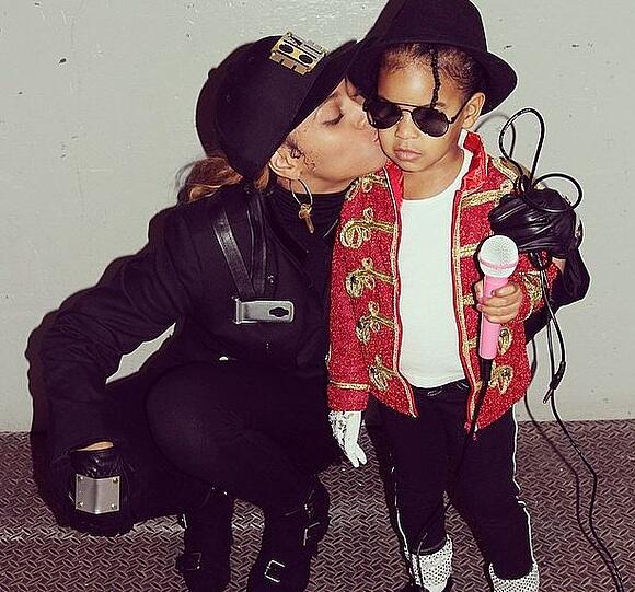 Beyoncé als Janet Jackson und ihre klene Tochter Blue Ivy als Bruder Michael Jackson