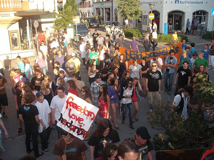 Jugendliche protestieren gegen Feierverbot in Miesbach