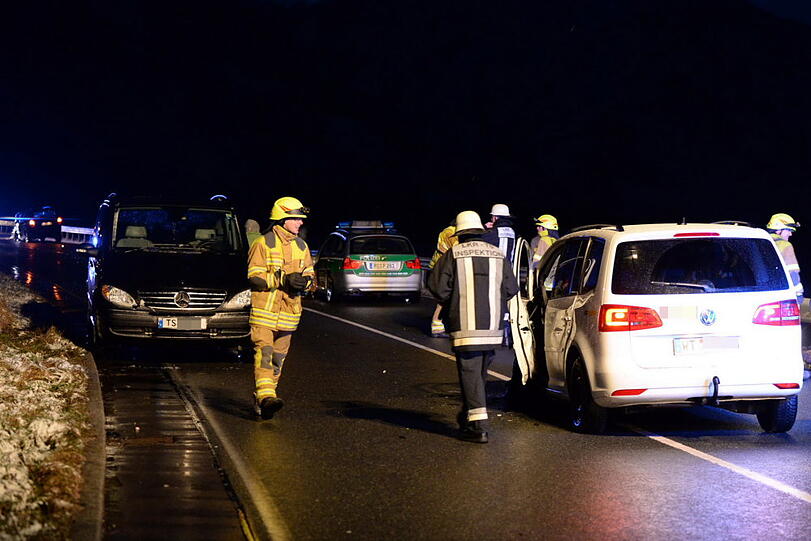 Unfallflucht am Chiemsee: Die Bilder vom Unfallort und von der Suchaktion.